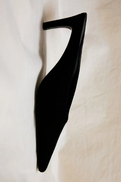 Pointed suede mules