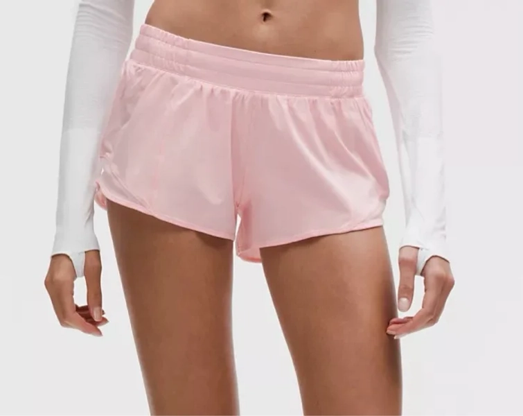 Lululemon-Hotty Hot Low-Rise Lined Short 2.5"