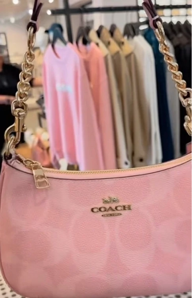 Coach Chain Strap Shoulder Bag