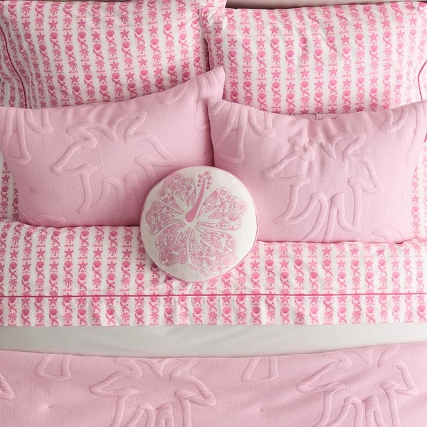 Pink Palm Puff Cloud Quilt