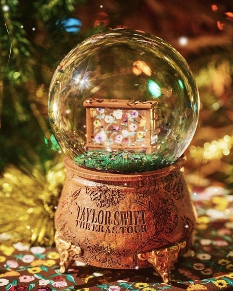 TAYLOR SWIFT | THE ERAS TOUR ACOUSTIC PIANO SNOW GLOBE‼️Presale‼️