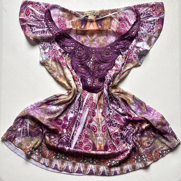 Energé purple and yellow top

- floral psychedelic...