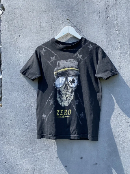 Vintage 90s ZERO Skateboards Skull Print Tee