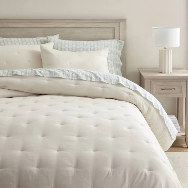 Dorm Essentials Super Plush Comforter