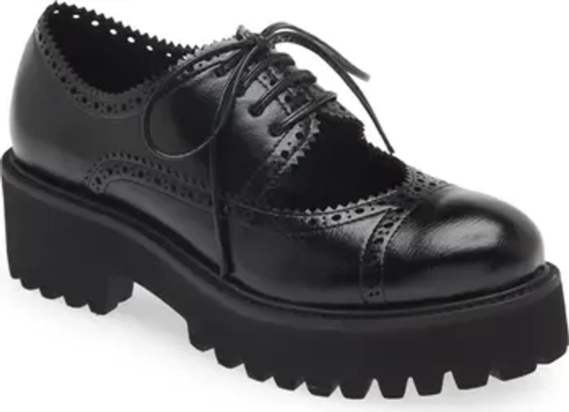 Realistic Cutout Platform Oxford