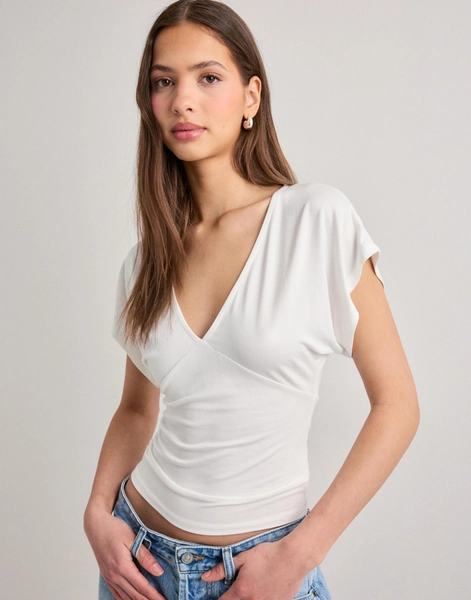 NELLY Soft Plunge Top