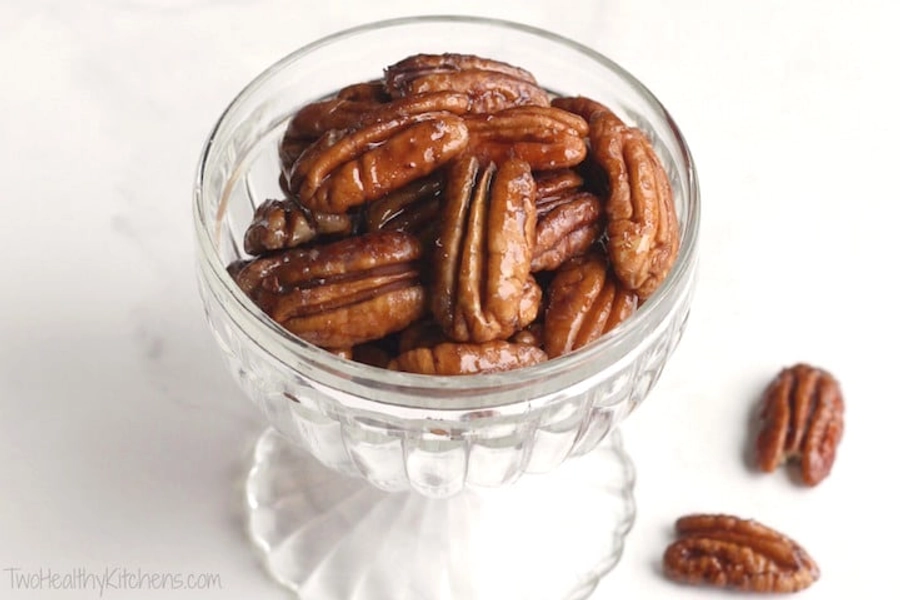 Easy Candied Pecans (Just 5 Minutes and 4 Ingredients!)