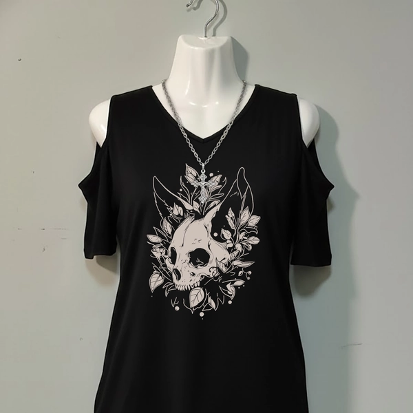 A Beautiful Women'S Top Featuring a Skull And Plant Pattern, Loose And Casual Yet Elegant, Perfect for Parties. It'S a Lovely And Fashionable Gift, Soft, Machine Washable, Versatile, with a Sporty V-Neck And Short Sleeves That Reveal The Shoulders