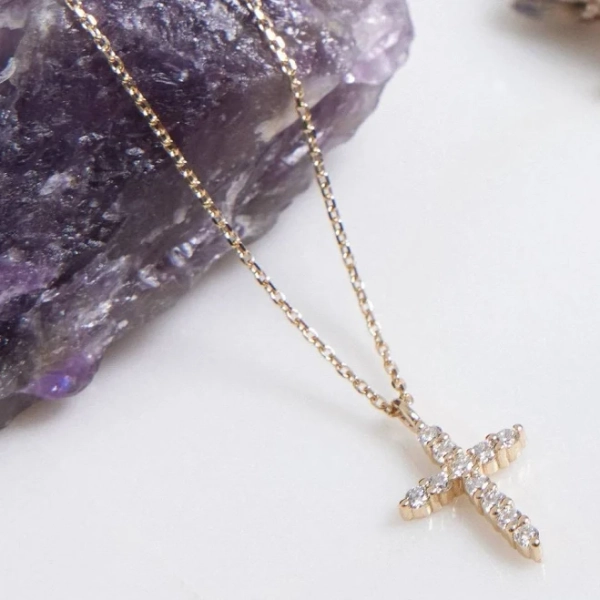 Collar con cruz de diamantes en oro amarillo macizo de 14 quilates 14K Rose Gold / 17 inches
