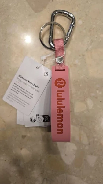 Lululemon silicone keychain1
