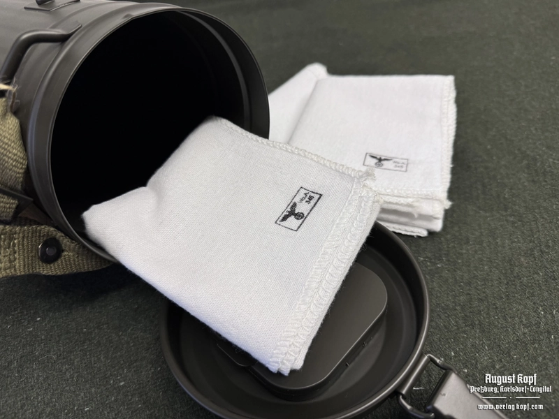 Gasmask cleaning cloth