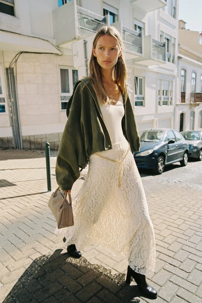 MIDI SKIRT WITH CHAIN BELT