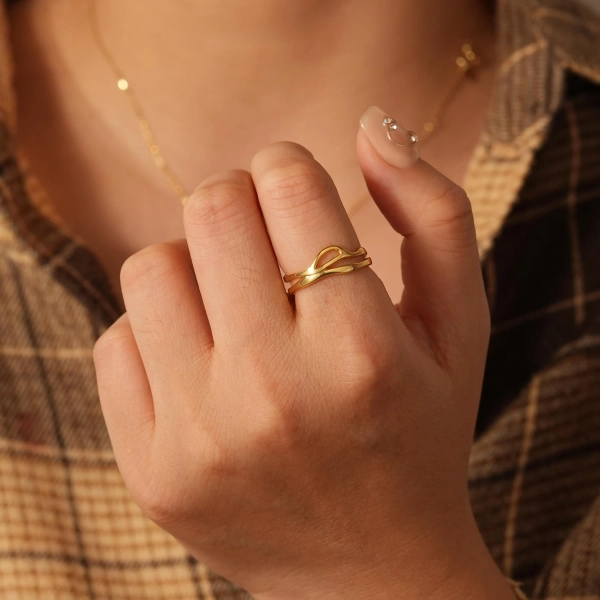 18K Gold Plated Interlocking Wave Ring: Sleek and Elegant Minimalist Design
