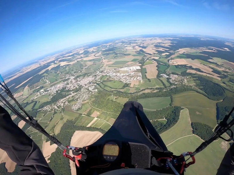 Osez le saut en parapente à Bar-sur-Aube | Côte des Bar en Champagne