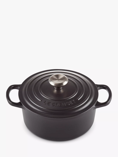 Le Creuset Cast Iron Signature Round Casserole