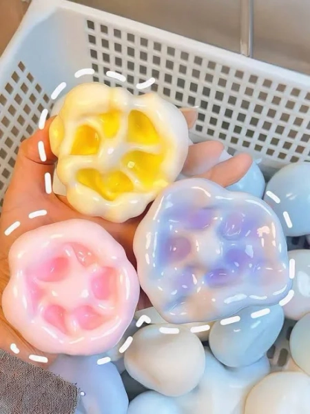 Multicolor Realistic Mochi Squeeze Toy Collectible Malleable Stress Ball TPR Handmade Squeezing Decor Random Style,Random One
