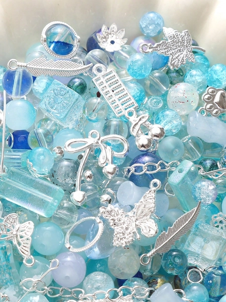 beadia 30-50g/Pack Mixed Glass Beads, Silver Metal Spacer Beads, Various Blue Glass Beads, Suitable For DIY Jewelry Making, Necklace And Bracelet Crafts, Women Handmade Materials