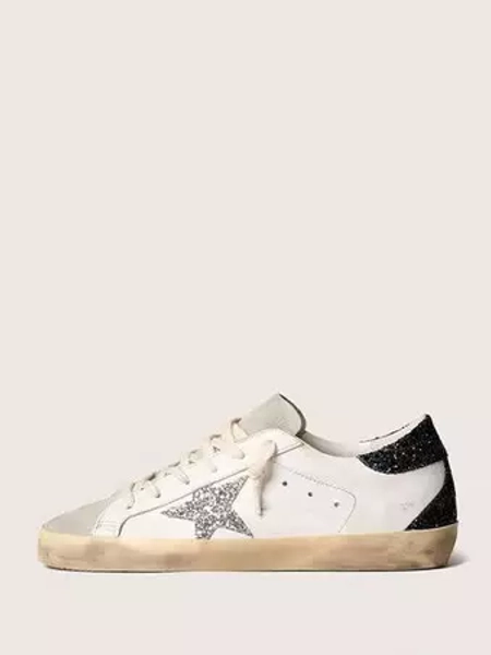 Trendige Damen-Sneaker im Vintage-Look mit runder Spitze und Skateboard-Flair