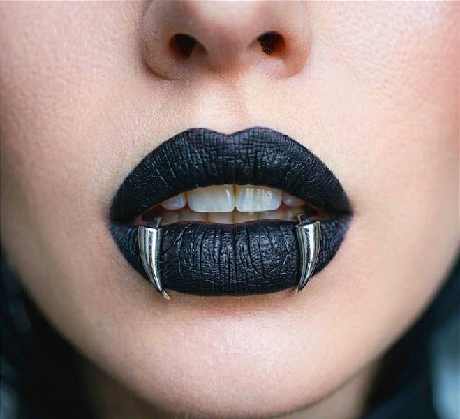 Gothic Vampire Fang Lip Cuffs, Stainless Steel Non-Piercing Jewelry, Fake Lip Piercing, Halloween Accessories - Primary color: Black