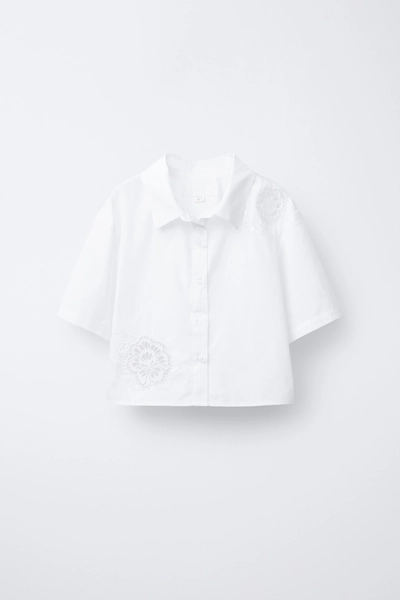 EMBROIDERED FLOWER POPLIN SHIRT