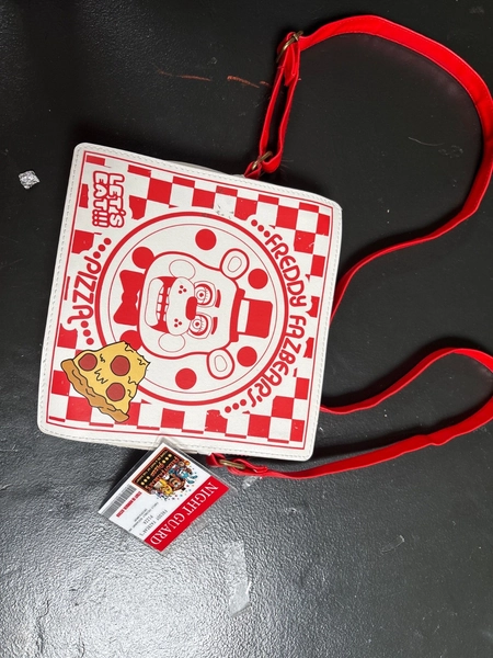 Freddy Fazbear's bag pizza