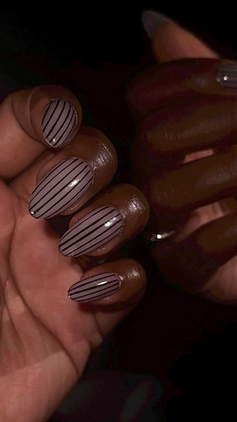 Thin Black stripes | Gothic | Press on Nails