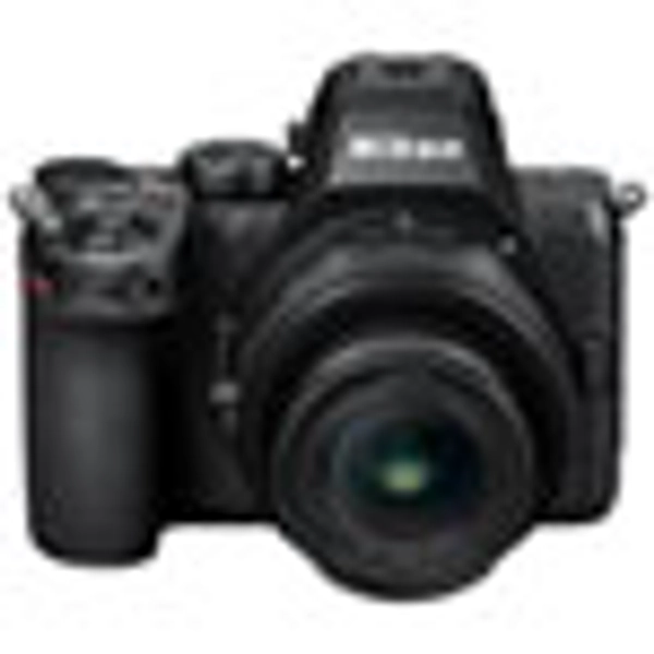 Appareil photo sans miroir Z5II de Nikon avec objectif Z NIKKOR 24-50 mm