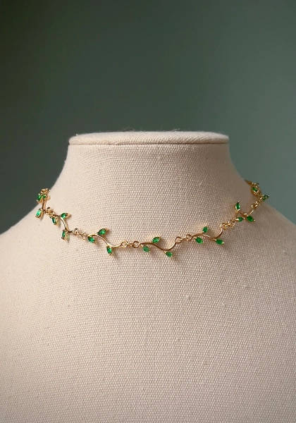 Delicate green leafy vine choker necklace, Simple bridal regal coquette choker, Gold fairycore floral necklace, Regency old money jewlery