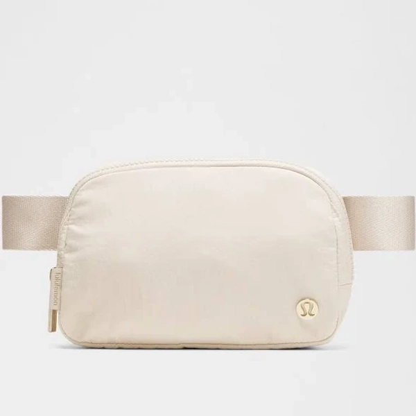 Lululemon Everywhere Belt Bag