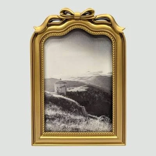 Harbortown 4x6 Decorative Arched Bow Table Picture Frame