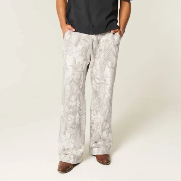 Hollister Men's Bootcut Camo Sweatpants