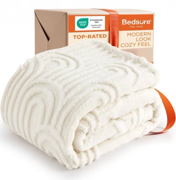 Bedsure Soft Throw Blanket for Couch - Super Cozy Cute Fleece Plush Bed Blankets for Girls Women, Warm Thick Fluffy Gift, Fall Boho Living Room Home