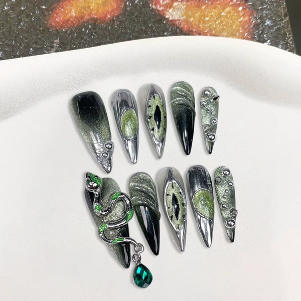 Handmade Press on Nails Snake Eyes Dark Style False Nails Long Pointed Punk Heavy Metal European False Nails for Women Wearable