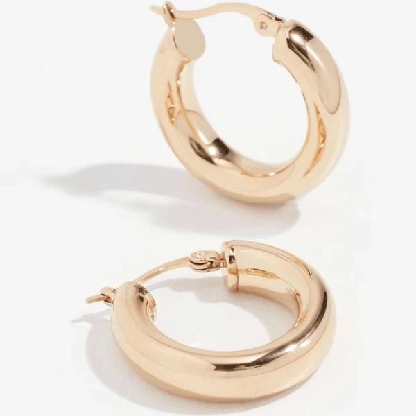 Shashi Dominique Wavy Oval Hoop Earrings
