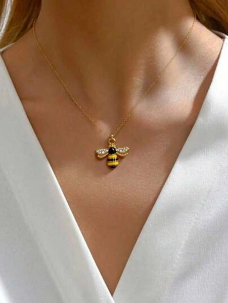 Collana con ciondolo a forma di ape con cristalli in stile INS, gioielli delicati e affascinanti per le donne