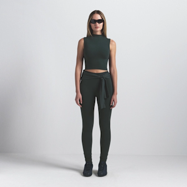 NikeSKIMS Vintage Seamless Women's Mock-Neck Long-Line Bra