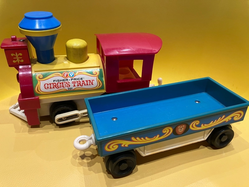 Fisher Price Vintage Circus Train 70s kids toy steam trailer colourful