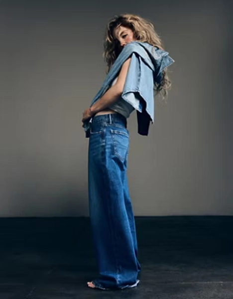 AE Low-Rise Baggy Ultra Wide-Leg Jean