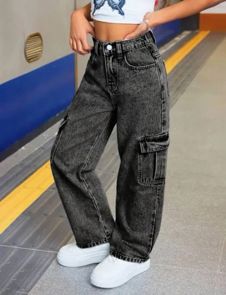 SHEIN Baggy Cargo Jeans Tween Girls Kids Pants Flap Pockets Contrast Stitching Straight Leg Denim Loose