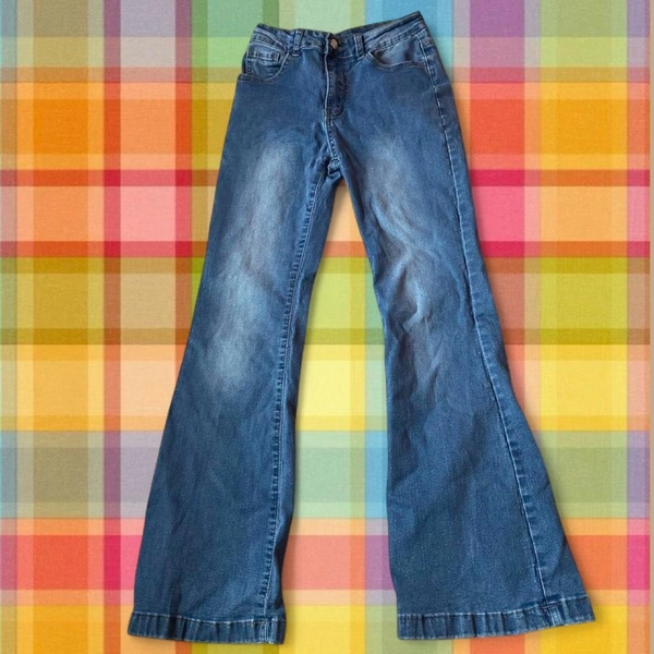 Blue low rise flare jeans #lowrise #flare There is...