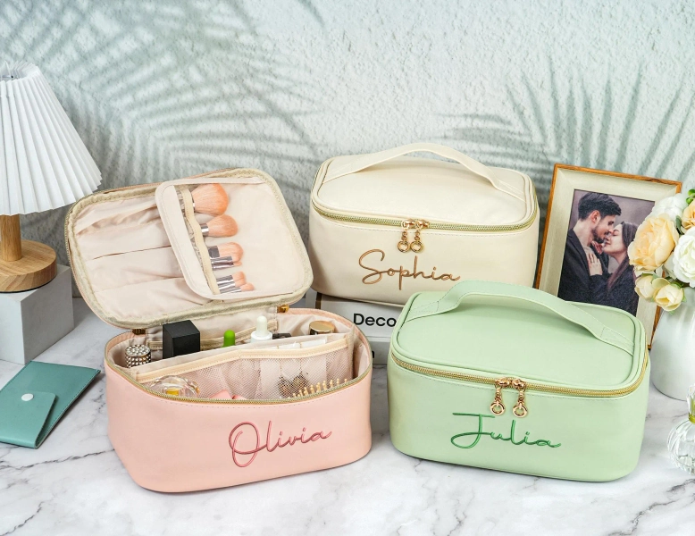 Personalized Makeup Bag,Embroidered Leather Makeup Bag,Custom Cosmetic Bag,Bride Toiletry Bag,Personalized Gift for Her,Bridesmaid Gifts