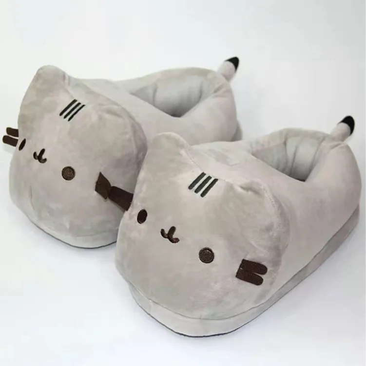 pusheen slippers !