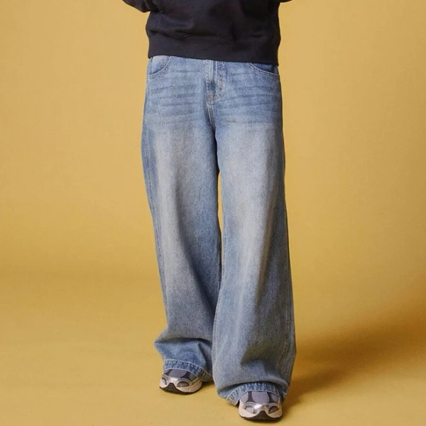 RSQ Mens Ultra Baggy Jeans - Light Indigo - Size: 33