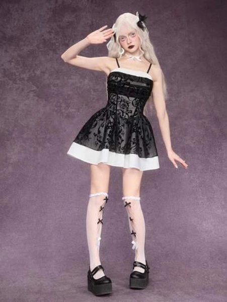 ROMWE Goth Cute & Sexy Flocked Trimmed Plunging Neckline Princess Short Dress With Puff Sleeves, Black & White - Size M