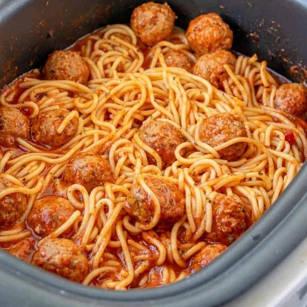 Crock Pot Spaghetti and Meatballs