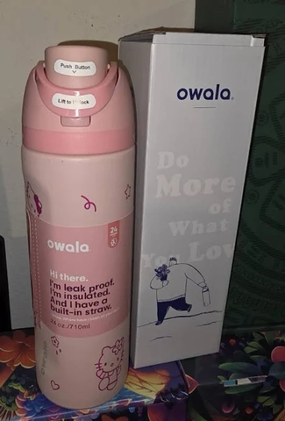 Beautiful 24 oz Pink Owala FreeSip Stainless Steel Water Bottle with Straw NEW