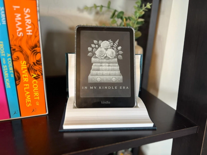 Open Book Kindle Holder 3D Printed E-Reader Stand, Book-Shaped Tablet Holder, customizable
