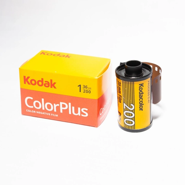 Kodak ColorPlus 200 Rollo a color (35mm, 36 exposiciones) ($ 15)