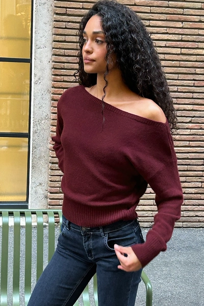 Boat neck sweater