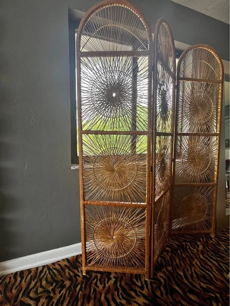 Vintage Mid-Century Woven Rattan Sunburst Room Divider/Headboard/Wall Art